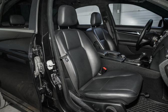 Mercedes-Benz C-Класс III (W204) с пробегом 2010 года, цена 1 059 000 рублей, 264482 км, седан, Автокод Объявления
