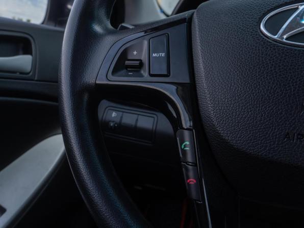 Hyundai Solaris I с пробегом 2013 года, цена 980 000 рублей, 108380 км, хэтчбек, Автокод Объявления
