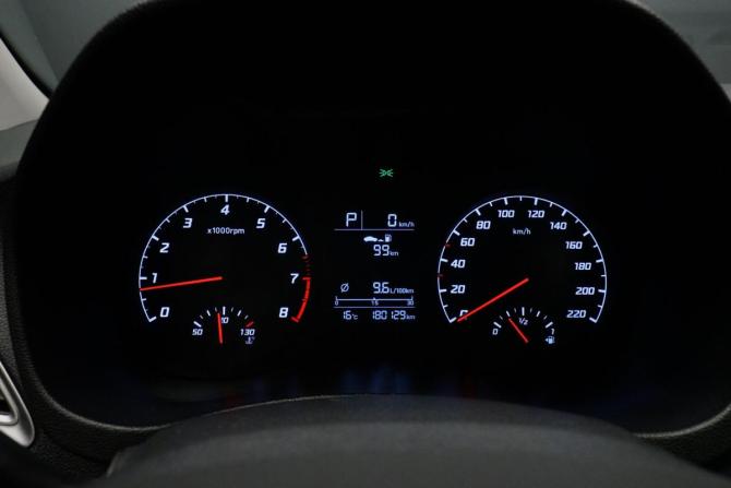 Hyundai Solaris II Рестайлинг с пробегом 2021 года, цена 1 365 000 рублей, 180000 км, седан, Автокод Объявления