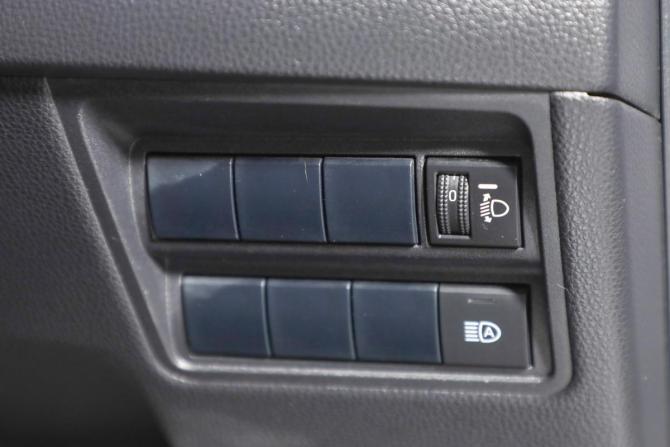 Toyota Yaris II с пробегом 2021 года, цена 1 059 000 рублей, 122000 км, хэтчбек, Автокод Объявления