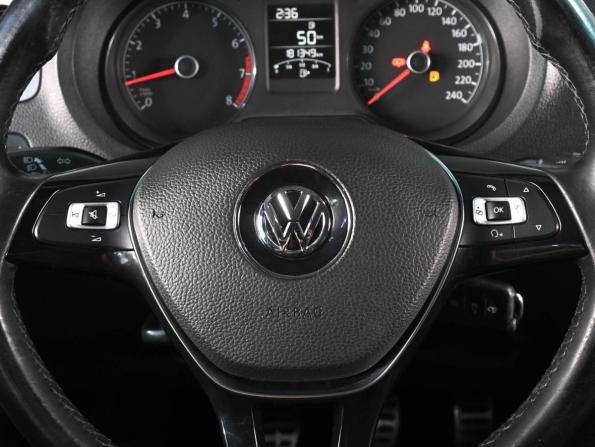 Volkswagen Polo V Рестайлинг с пробегом 2016 года, цена 1 030 000 рублей, 181349 км, седан, Автокод Объявления