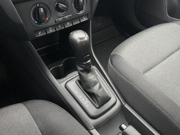 Skoda Rapid I с пробегом 2015 года, цена 1 070 000 рублей, 124590 км, лифтбек, Автокод Объявления