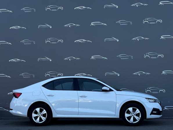 Skoda Octavia IV (A8) с пробегом 2021 года, цена 2 422 400 рублей, 54126 км, лифтбек, Автокод Объявления
