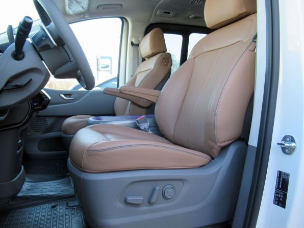 Hyundai Staria I с пробегом 2024 года, цена 7 880 000 рублей, 2586 км, минивэн, Автокод Объявления