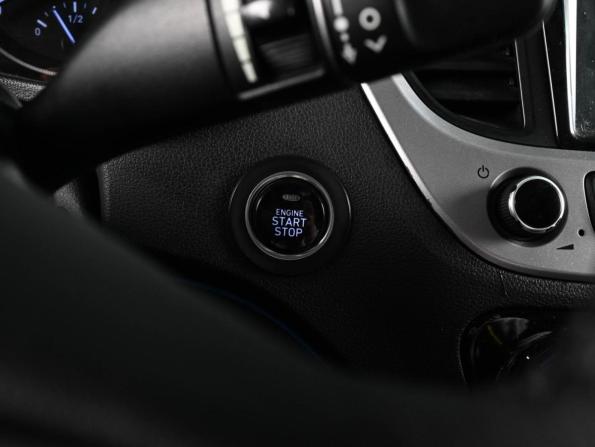Hyundai Solaris II с пробегом 2017 года, цена 1 249 000 рублей, 142096 км, седан, Автокод Объявления