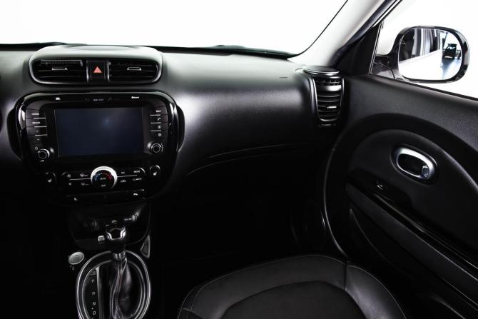 Kia Soul II Рестайлинг с пробегом 2018 года, цена 1 969 000 рублей, 118000 км, хэтчбек, Автокод Объявления