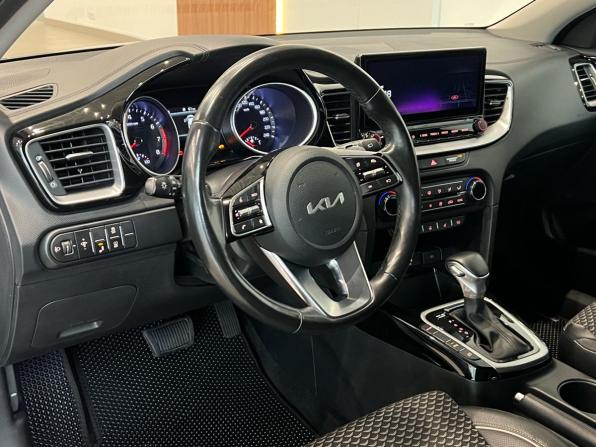 Kia Ceed III Рестайлинг с пробегом 2021 года, цена 1 690 000 рублей, 73000 км, хэтчбек, Автокод Объявления