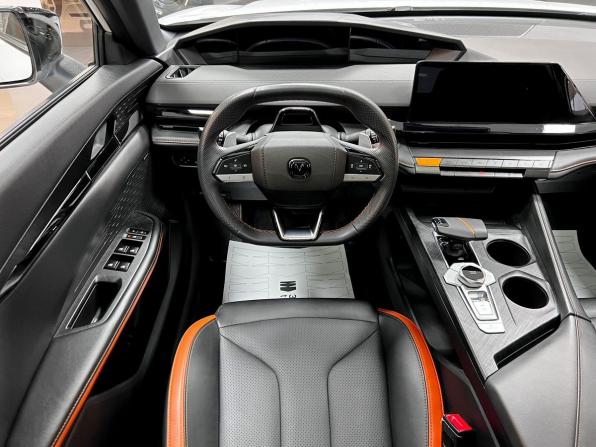 Changan UNI-V I с пробегом 2023 года, цена 2 350 000 рублей, 23360 км, лифтбек, Автокод Объявления