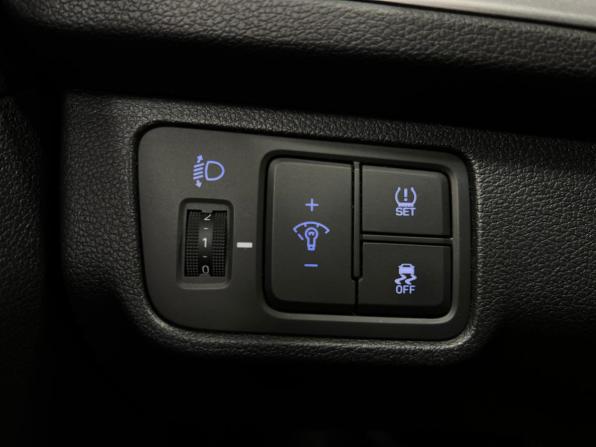 Hyundai Solaris II с пробегом 2017 года, цена 950 000 рублей, 267000 км, седан, Автокод Объявления