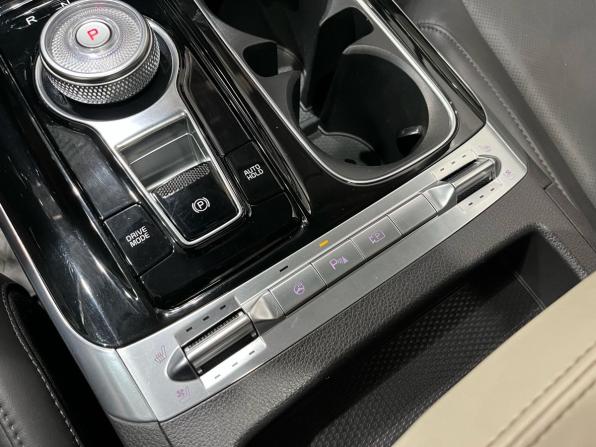 Kia Carnival IV с пробегом 2021 года, цена 4 097 000 рублей, 31620 км, минивэн, Автокод Объявления