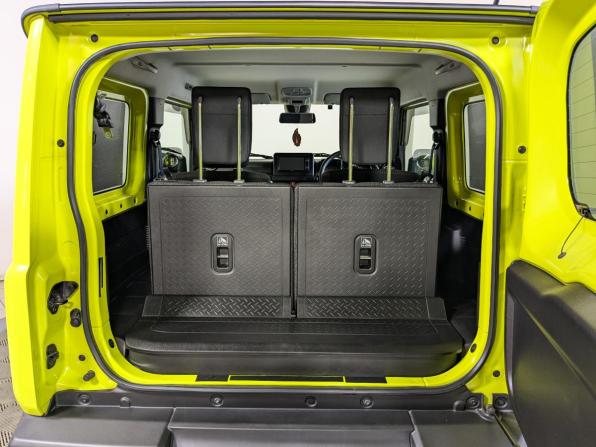 Suzuki Jimny IV с пробегом 2019 года, цена 1 999 900 рублей, 100000 км, внедорожник, Автокод Объявления