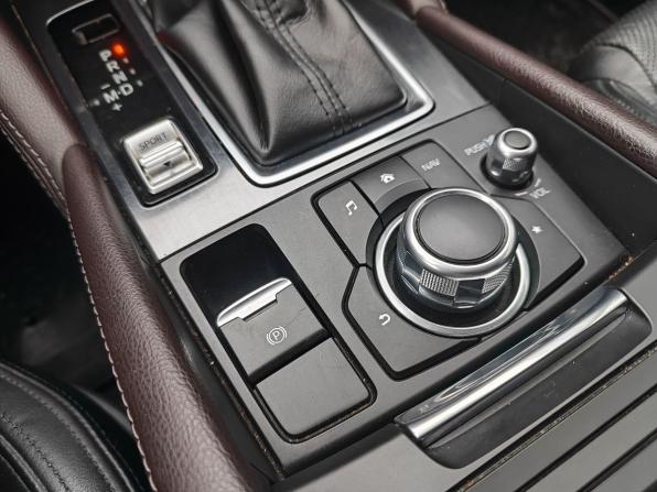 Mazda 6 III (GJ) Рестайлинг с пробегом 2018 года, цена 1 899 000 рублей, 207865 км, седан, Автокод Объявления