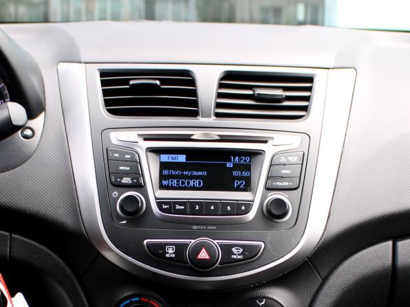 Hyundai Solaris I Рестайлинг с пробегом 2016 года, цена 1 360 000 рублей, 62160 км, седан, Автокод Объявления
