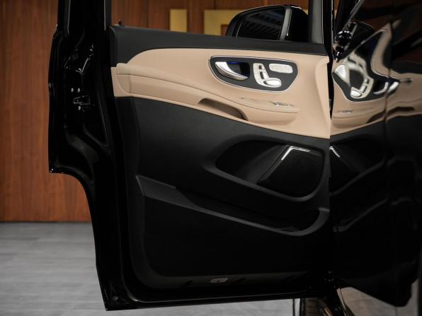 Mercedes-Benz V-Класс III (W447) Рестайлинг 2 с пробегом 2026 года, цена 14 600 000 рублей, 16 км, минивэн, Автокод Объявления