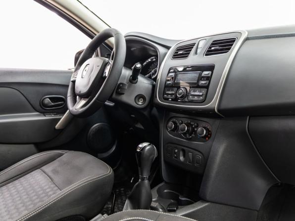 Renault Logan II с пробегом 2017 года, цена 888 000 рублей, 122365 км, седан, Автокод Объявления