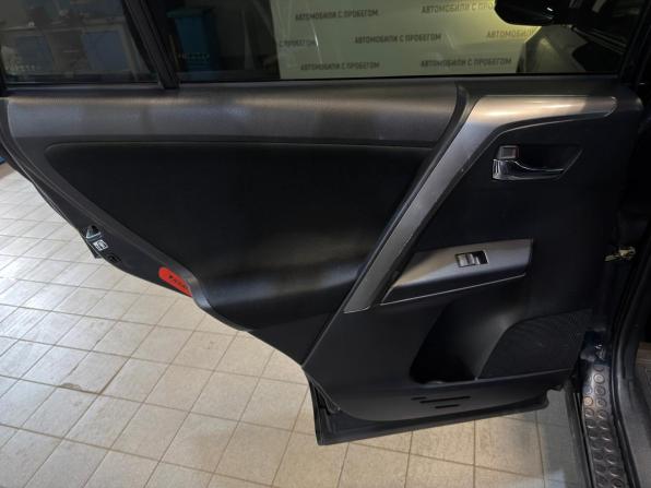 Toyota RAV4 IV (XA40) Рестайлинг с пробегом 2019 года, цена 1 799 000 рублей, 230000 км, внедорожник, Автокод Объявления