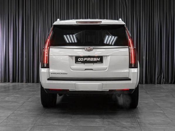 Cadillac Escalade IV с пробегом 2016 года, цена 3 199 030 рублей, 226002 км, внедорожник, Автокод Объявления