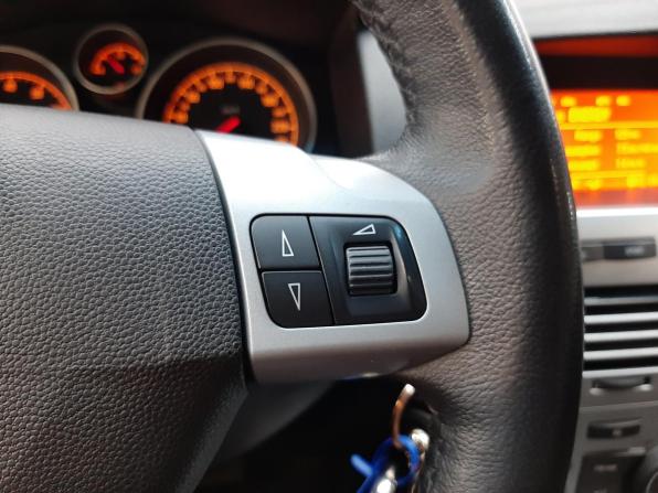 Opel Astra H Рестайлинг с пробегом 2012 года, цена 580 000 рублей, 147844 км, хэтчбек, Автокод Объявления