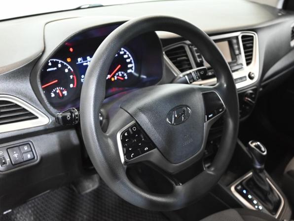 Hyundai Solaris II Рестайлинг с пробегом 2021 года, цена 1 490 000 рублей, 62595 км, седан, Автокод Объявления