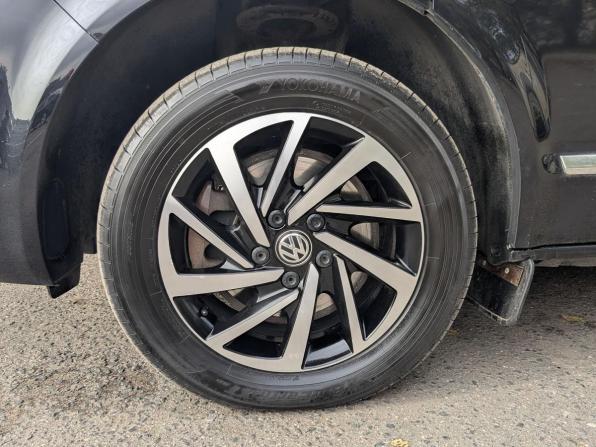 Volkswagen Multivan T6 Рестайлинг с пробегом 2021 года, цена 4 700 000 рублей, 207418 км, минивэн, Автокод Объявления