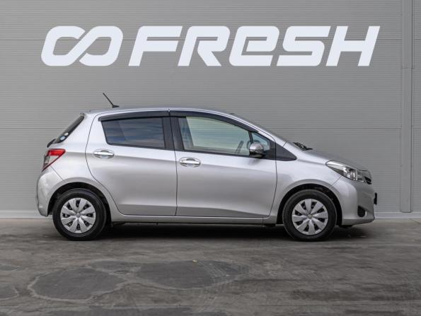 Toyota Vitz III (XP130) с пробегом 2012 года, цена 895 000 рублей, 77212 км, хэтчбек, Автокод Объявления