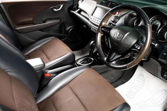 Honda Fit Shuttle I Рестайлинг с пробегом 2011 года, цена 829 000 рублей, 196000 км, универсал, Автокод Объявления