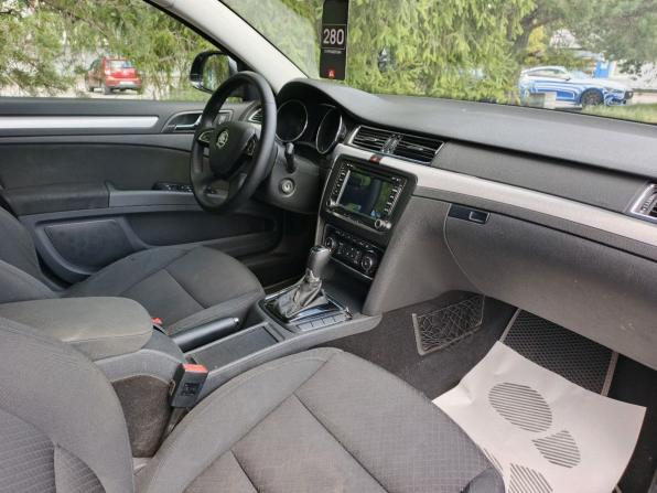 Skoda Superb II Рестайлинг с пробегом 2013 года, цена 879 000 рублей, 268196 км, лифтбек, Автокод Объявления
