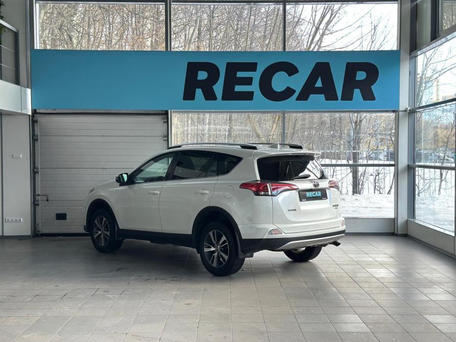 Toyota RAV4 IV (XA40) Рестайлинг Санкт-Петербург  - изображение 3