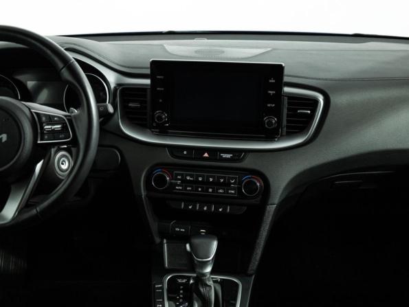 Kia Ceed III Рестайлинг с пробегом 2022 года, цена 2 237 980 рублей, 24583 км, хэтчбек, Автокод Объявления