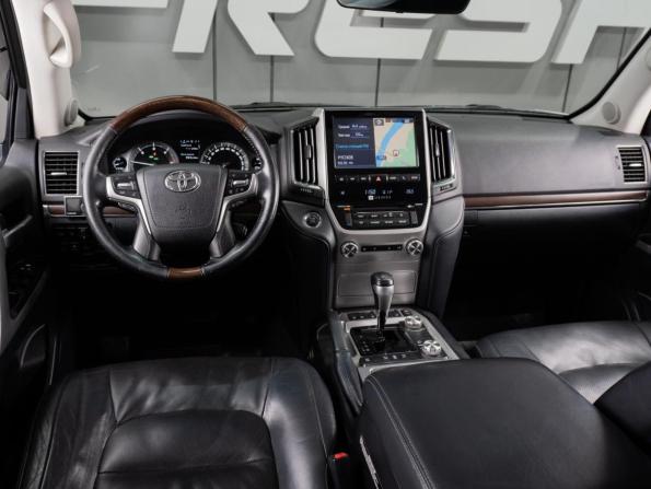 Toyota Land Cruiser 200 Series Рестайлинг 2 с пробегом 2018 года, цена 6 800 000 рублей, 241900 км, внедорожник, Автокод Объявления