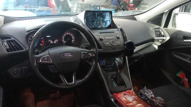 Ford Kuga II Рестайлинг с пробегом 2017 года, цена 1 399 000 рублей, 159348 км, внедорожник, Автокод Объявления