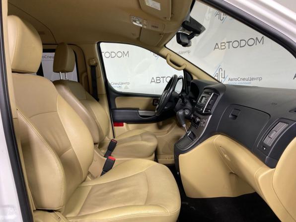 Hyundai H-1 II Рестайлинг 2 с пробегом 2018 года, цена 2 474 900 рублей, 172407 км, минивэн, Автокод Объявления