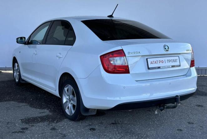Skoda Rapid I с пробегом 2017 года, цена 895 000 рублей, 242943 км, лифтбек, Автокод Объявления