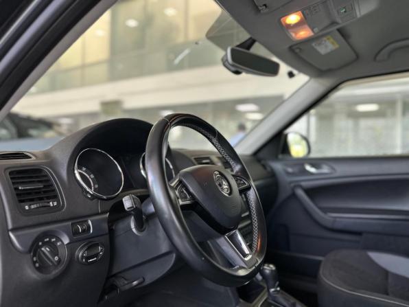Skoda Yeti I Рестайлинг с пробегом 2018 года, цена 1 370 000 рублей, 124000 км, внедорожник, Автокод Объявления