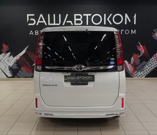 Toyota Esquire I с пробегом 2015 года, цена 1 999 000 рублей, 142500 км, минивэн, Автокод Объявления
