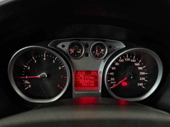 Ford Focus II Рестайлинг с пробегом 2008 года, цена 597 000 рублей, 286304 км, седан, Автокод Объявления