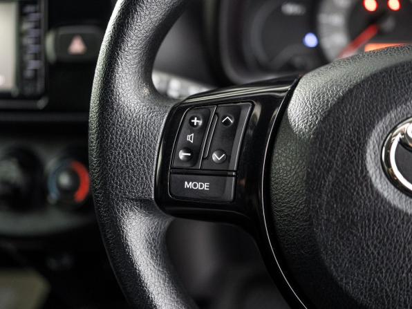 Toyota Vitz III (XP130) Рестайлинг 2 с пробегом 2018 года, цена 945 500 рублей, 106609 км, хэтчбек, Автокод Объявления