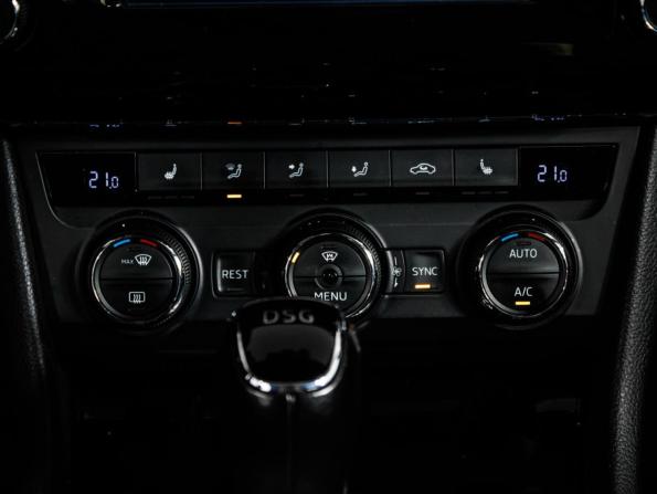 Skoda Superb III с пробегом 2015 года, цена 1 528 000 рублей, 215000 км, лифтбек, Автокод Объявления