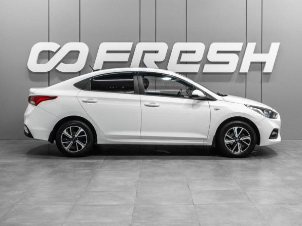 Hyundai Solaris II с пробегом 2018 года, цена 1 249 000 рублей, 122675 км, седан, Автокод Объявления