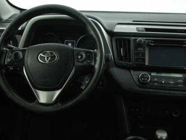 Toyota RAV4 IV (XA40) Рестайлинг с пробегом 2016 года, цена 1 936 000 рублей, 192500 км, внедорожник, Автокод Объявления