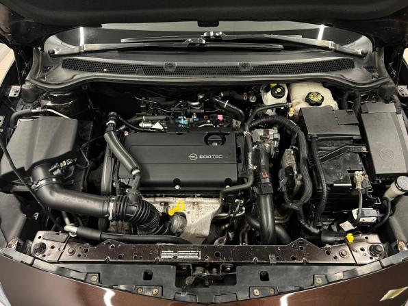 Opel Astra J Рестайлинг с пробегом 2013 года, цена 990 000 рублей, 120000 км, седан, Автокод Объявления