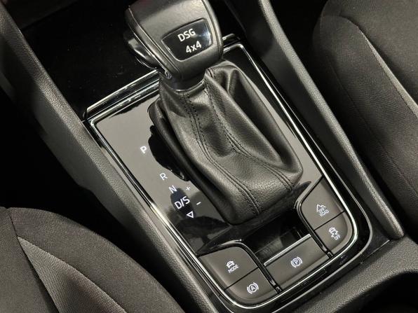 Skoda Karoq I с пробегом 2021 года, цена 2 277 000 рублей, 106543 км, внедорожник, Автокод Объявления