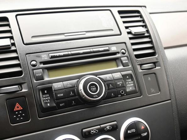 Nissan Tiida I Рестайлинг с пробегом 2010 года, цена 789 000 рублей, 238305 км, хэтчбек, Автокод Объявления