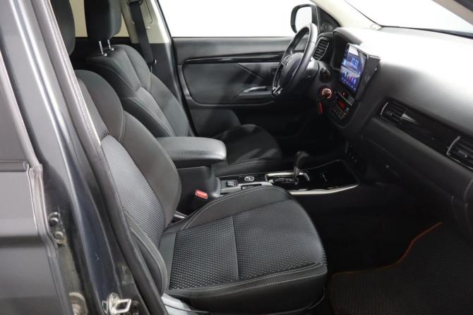 Mitsubishi Outlander III Рестайлинг 3 с пробегом 2019 года, цена 1 919 000 рублей, 105000 км, внедорожник, Автокод Объявления