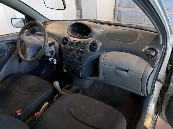 Toyota Yaris I с пробегом 2002 года, цена 181 000 рублей, 500513 км, хэтчбек, Автокод Объявления
