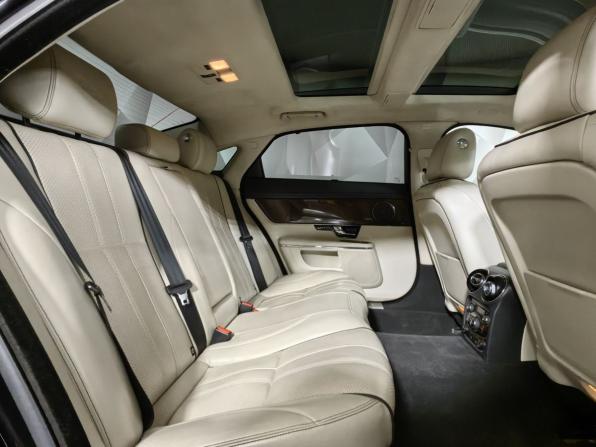 Jaguar XJ IV (X351) с пробегом 2013 года, цена 1 925 000 рублей, 137722 км, седан, Автокод Объявления