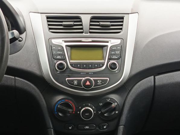 Hyundai Solaris I с пробегом 2013 года, цена 665 000 рублей, 172251 км, хэтчбек, Автокод Объявления