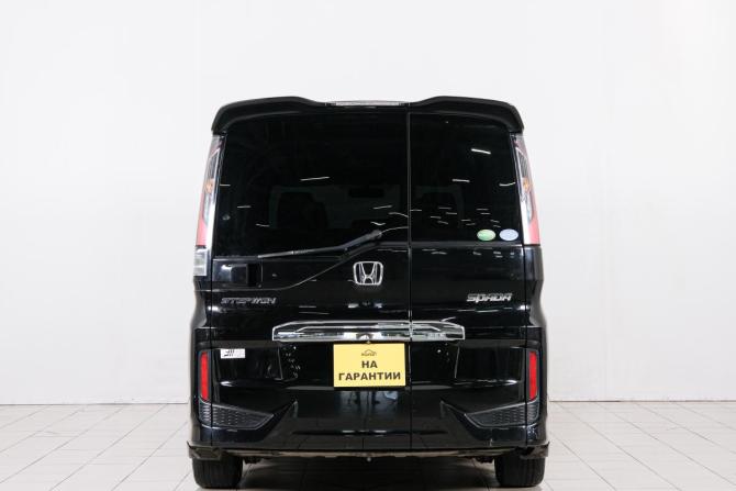 Honda Stepwgn V с пробегом 2015 года, цена 1 699 000 рублей, 127000 км, минивэн, Автокод Объявления