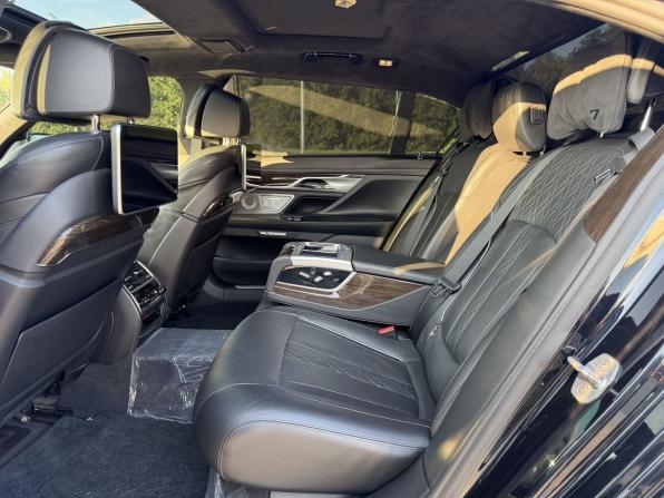 BMW 7 серии VI (G11/G12) с пробегом 2016 года, цена 3 700 000 рублей, 162689 км, седан, Автокод Объявления