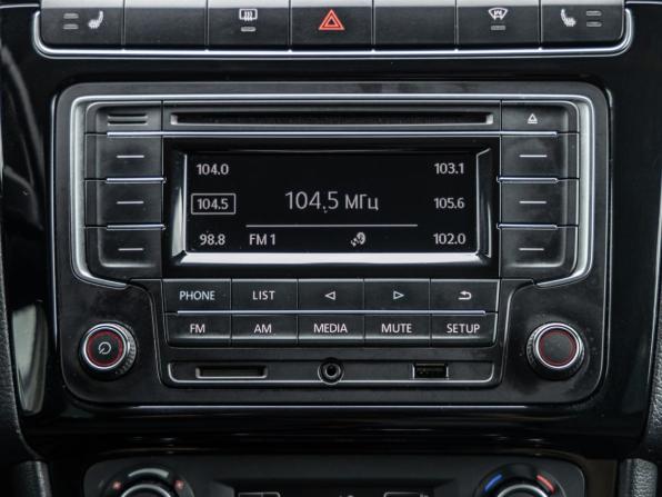 Volkswagen Polo V Рестайлинг с пробегом 2017 года, цена 1 098 000 рублей, 145169 км, седан, Автокод Объявления